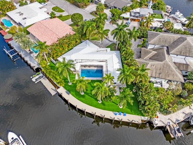 Building Photo - 1725 NE 23rd Ave