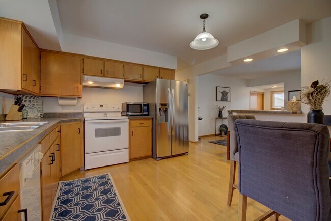 Building Photo - 1412 N Park St