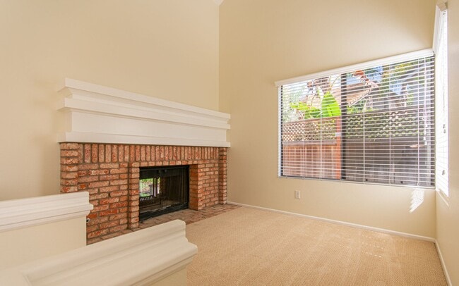 Building Photo - Wonderful 3BR/2.5BA La Costa Home!!!