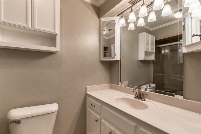 Building Photo - 3313 Meadow Ln