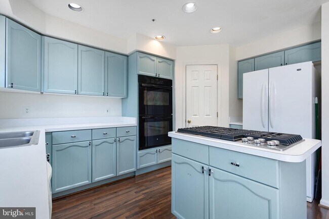 Building Photo - 18506 Carriage Walk Cir