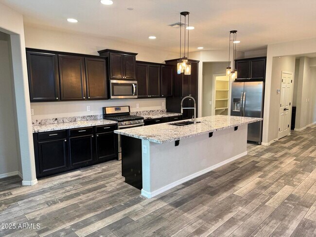 Building Photo - 21217 W Granada Rd