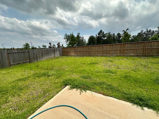 Building Photo - For Lease | 4 Bed, 2.5 Bath | 2,472 Sq Ft ...