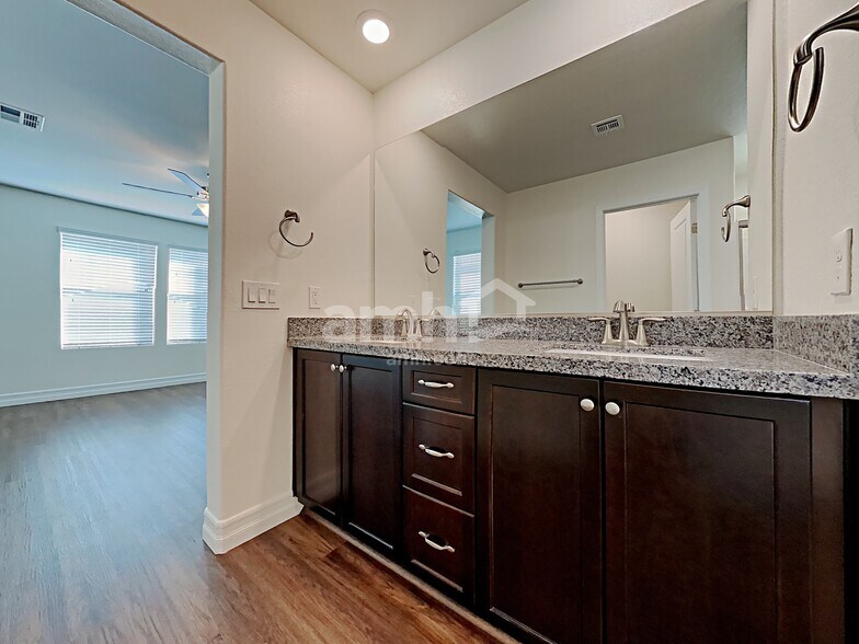 Building Photo - 9875 S Eastern Ave