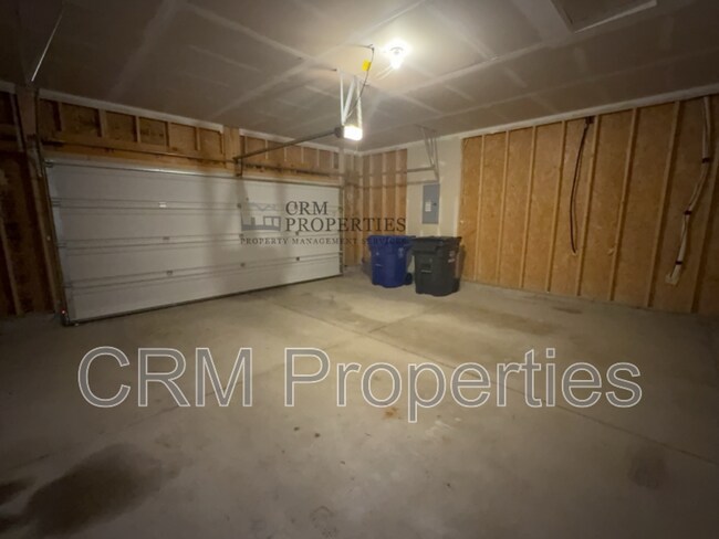 Building Photo - 3242 Somers Dr