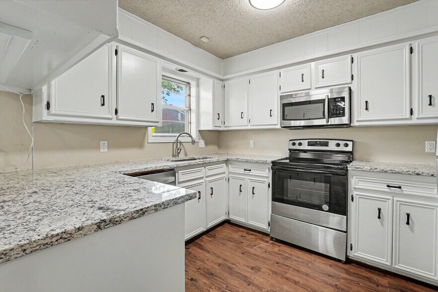 Building Photo - 5410 93rd St