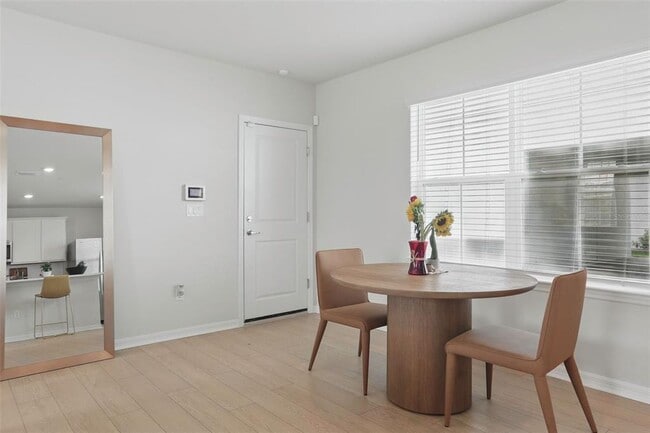 Building Photo - 11083 Vesper Aly