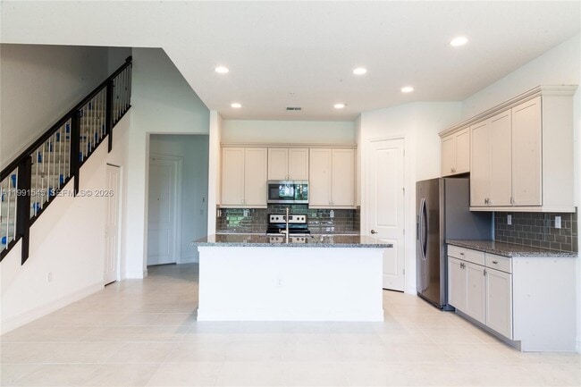 Building Photo - 11340 SW 16th St