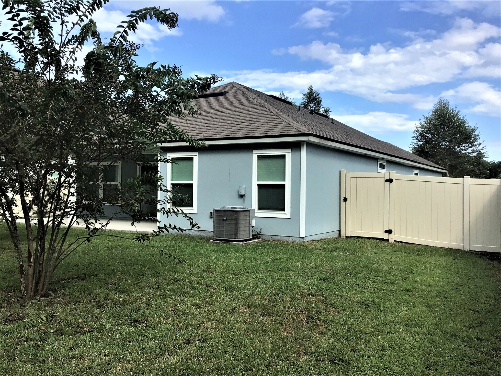 Building Photo - 12430 Jovana Rd