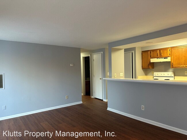 Building Photo - 3 br, 2 bath House - 1630 Arlyn Circle Unit J