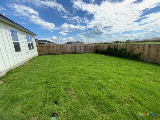 Building Photo - 212 Hemp Hl