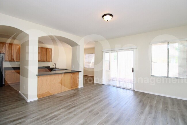 Building Photo - 4256 E Baylor Ln