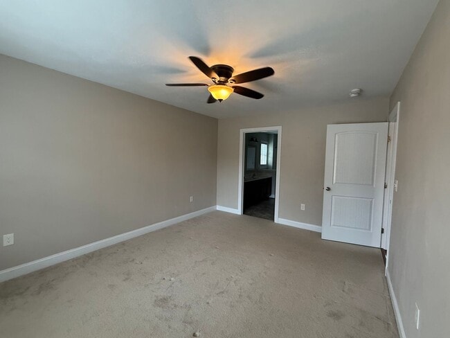 Building Photo - One Level 3 Bedroom 2 Bath Home in Hollins Area