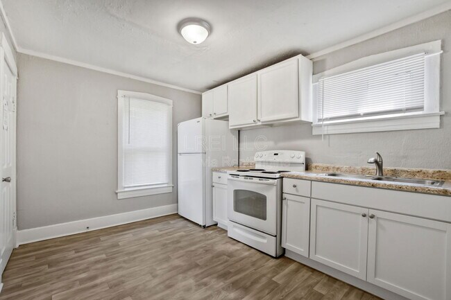Building Photo - 131 N 39th St