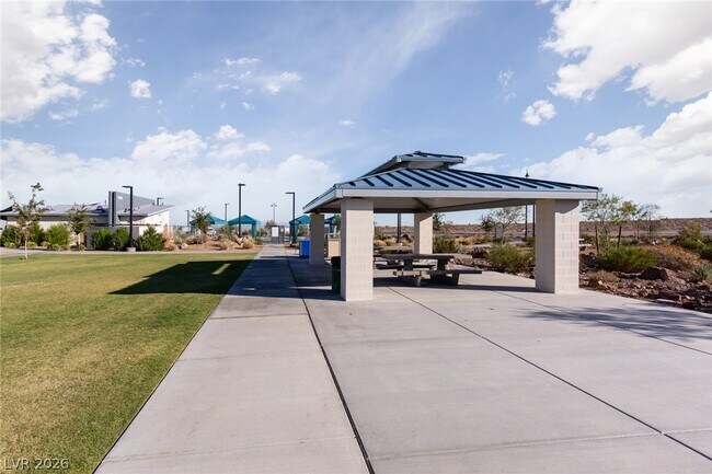 Building Photo - 2448 Bellinzona Pl