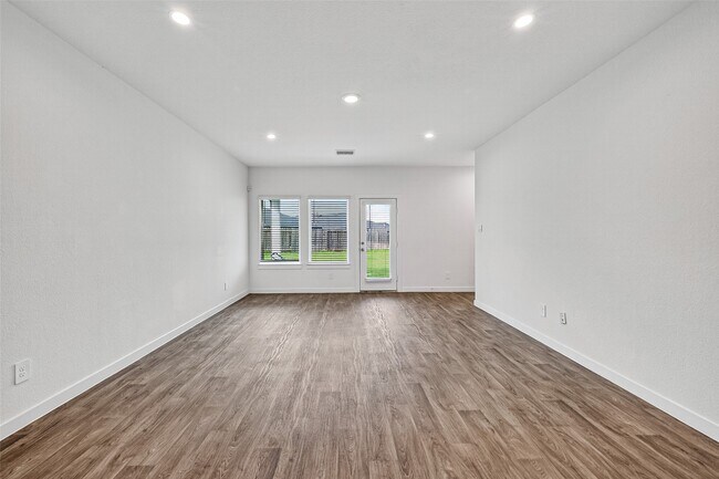 Building Photo - 31622 Whittis Hl Wy