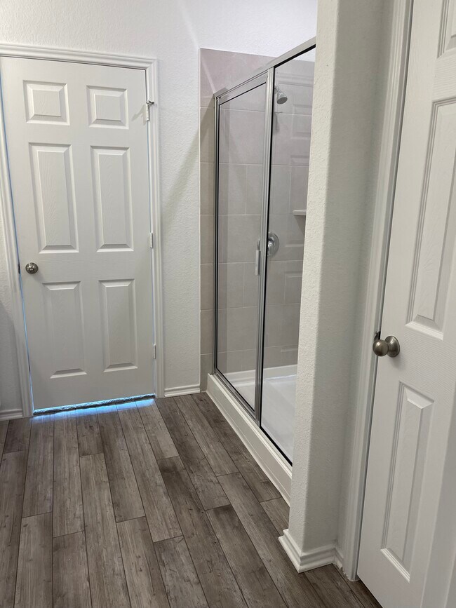 Building Photo - 1616 Holly Lk Dr