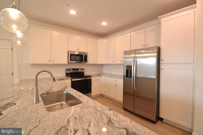 Building Photo - 21731 Dovekie Ter