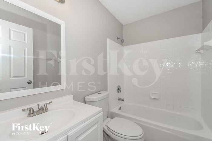 Building Photo - 12732 Clear Springs Dr