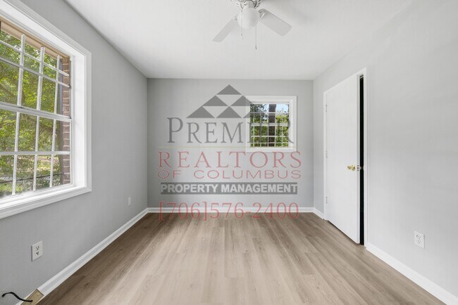 Building Photo - 1617 Woodhollow Dr