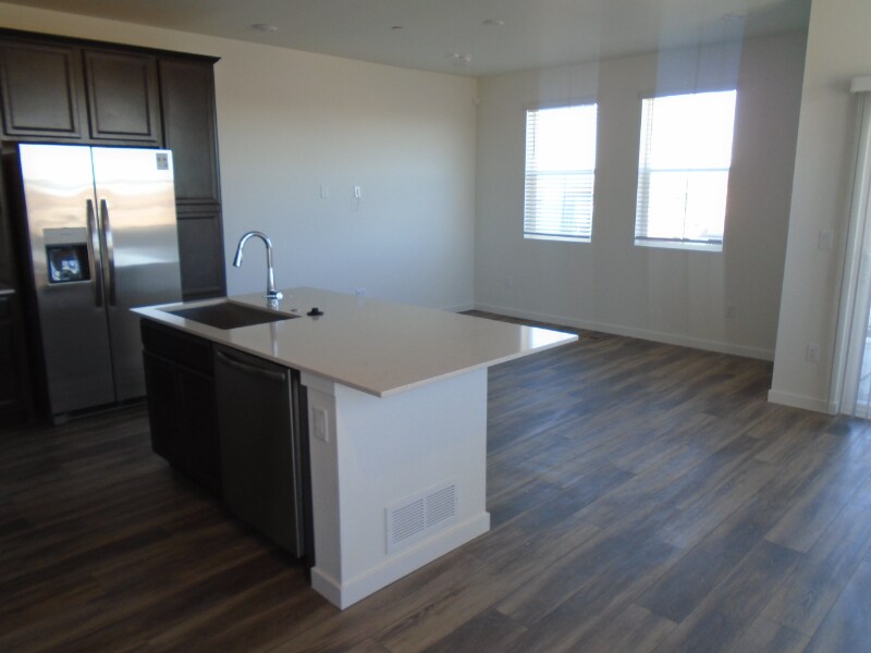 Building Photo - 5395 Euclid Dr