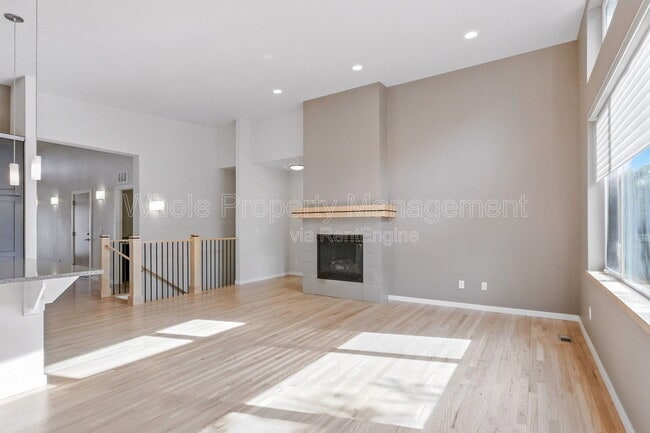 Building Photo - 1821 Blue Star Ln