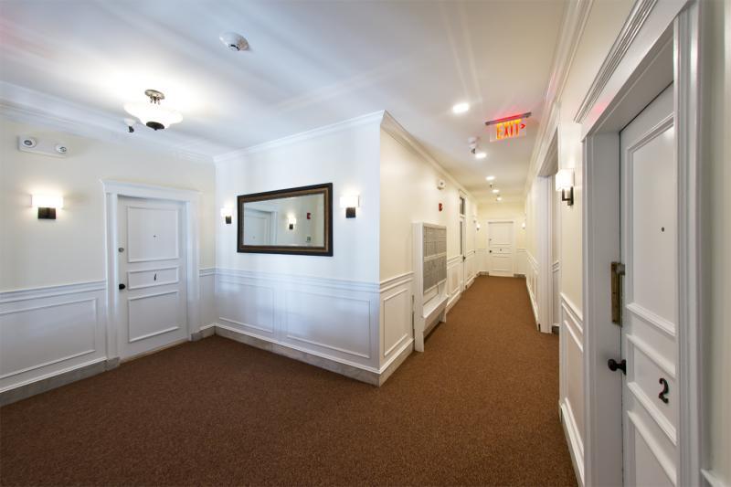 Building Photo - 63 Park Dr