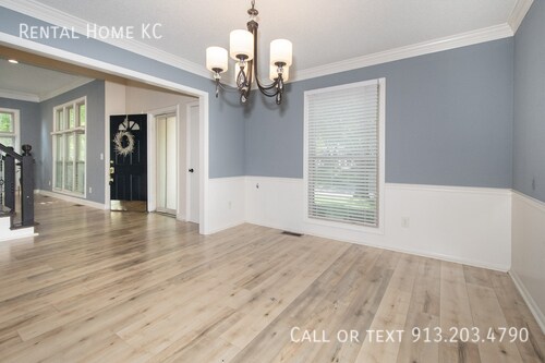 Building Photo - 15730 W Locust St