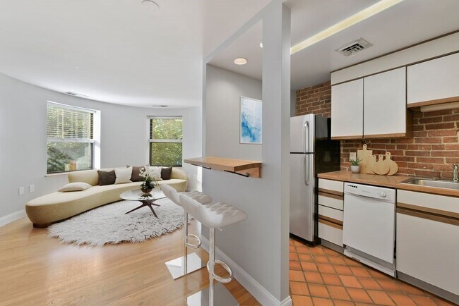 Building Photo - 87 Gainsborough St