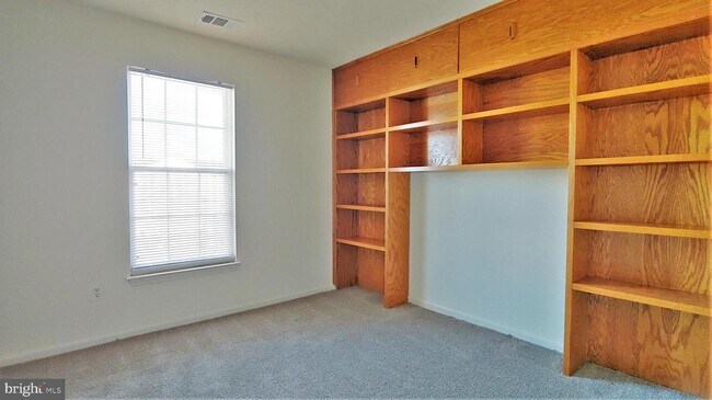 Building Photo - 621 Himes Ave