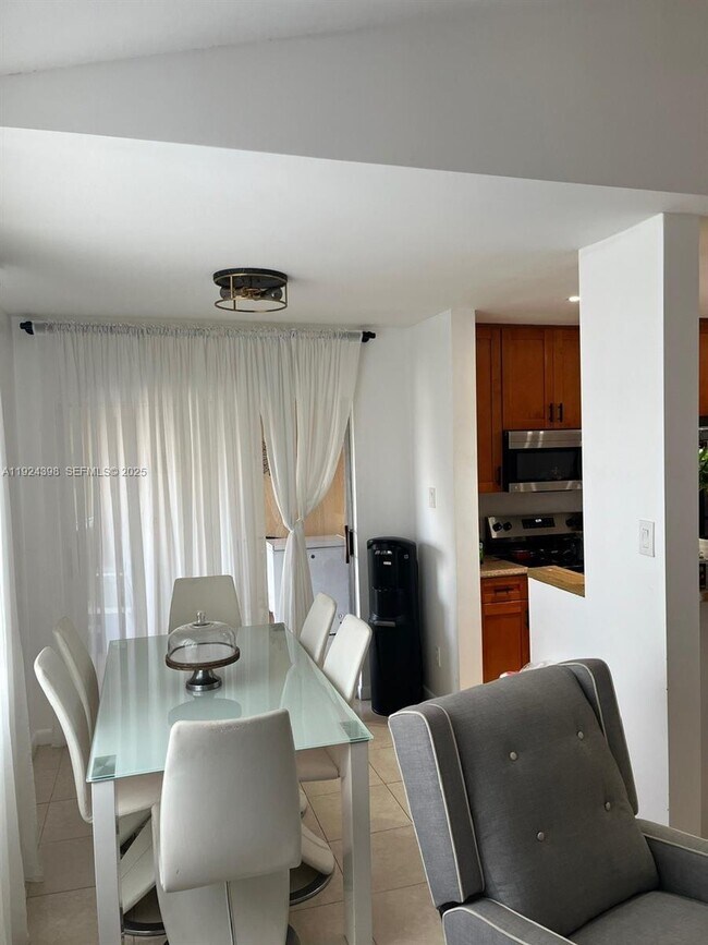 Building Photo - 15330 SW 106th Terrace