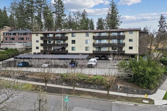 Building Photo - 844 W Cliff Dr