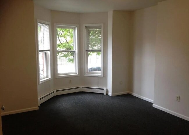 Building Photo - 105 A Williams St