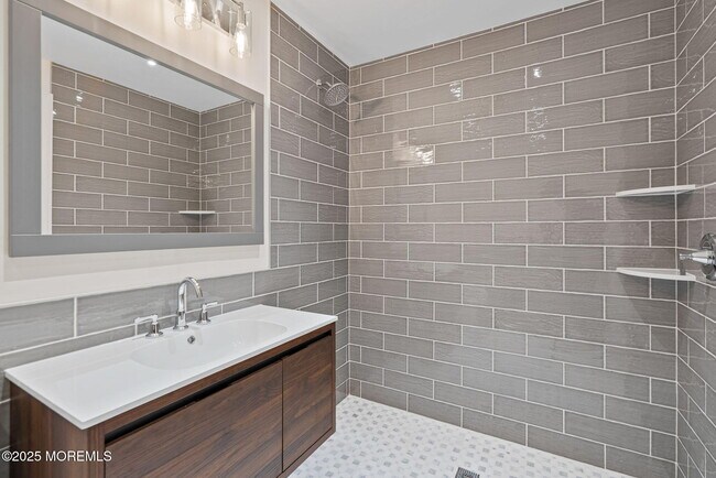 Building Photo - 458 Newtons Corner Rd