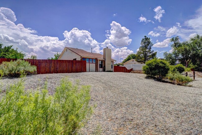 Building Photo - Incredible Home with views and fenced yard!