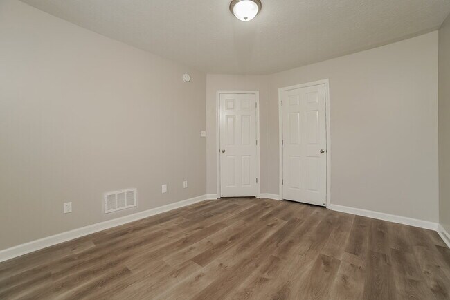 Building Photo - 7578 Woodshire Dr