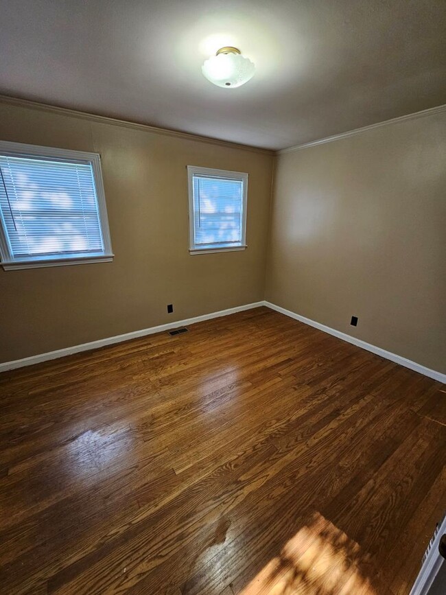 Building Photo - 3-Bedroom Home in Sparta with Hardwood Floors, Carport & Covered Porches
