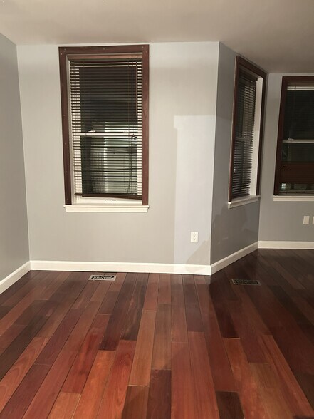 Building Photo - 118 Bates St NW