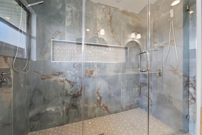 Building Photo - 3001 Tern Dr