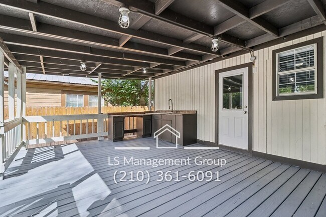 Building Photo - 622 Denver Blvd