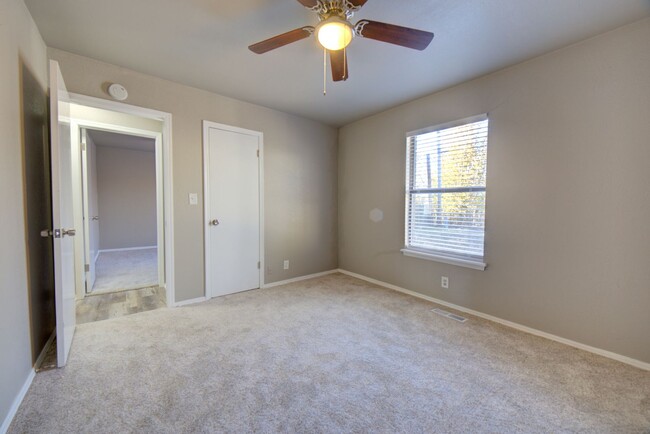 Building Photo - Available Mid January 3 Bedroom East Tulsa...