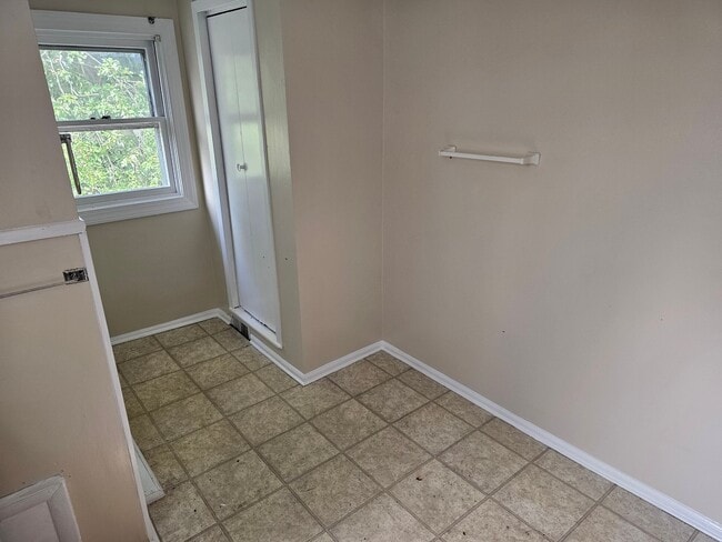Building Photo - 313 Buttonwood St