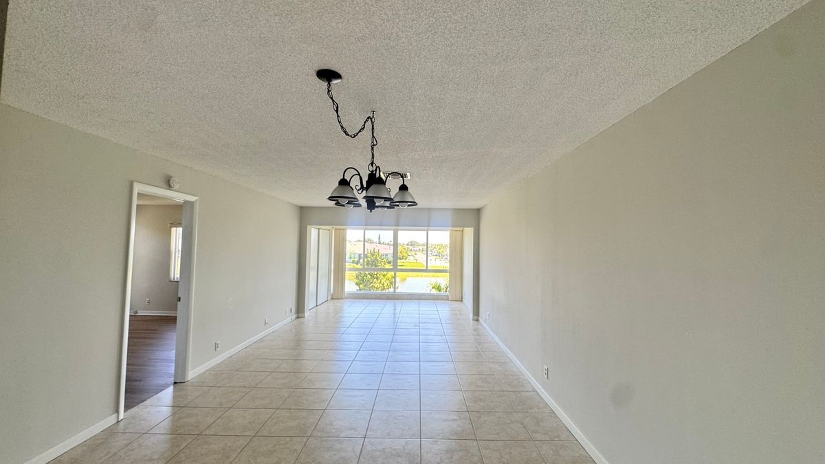 Building Photo - 5908 Via Delray Blvd