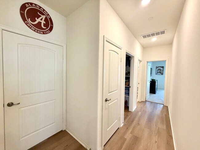 Building Photo - Resort-Style Pool Home with Mother-in-Law Suite,  RV Access & Included SOLAR Near Heritage Lake