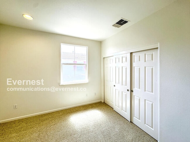 Building Photo - 69 Ede Ln