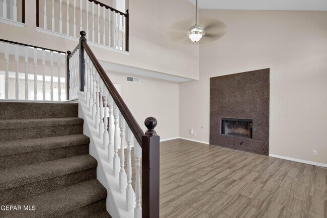 Building Photo - 11816 2 Towers Dr