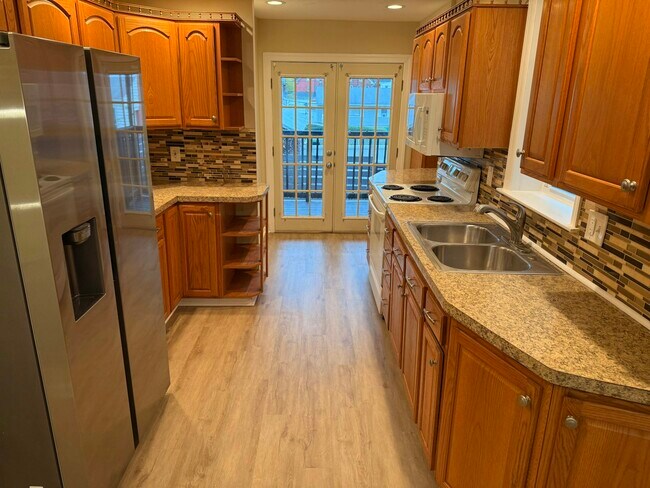 Building Photo - 419 E Frankford St