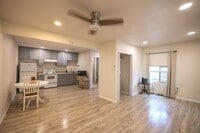 Building Photo - 3808 Timberline Dr