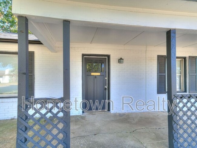 Building Photo - 220 E Jacobs Dr