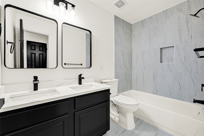 Building Photo - 15911 Breanna Ln